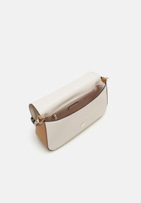 kate spade new york FLAP SHOULDER BAG - Borsa a mano - parchment