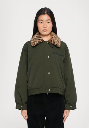 BRONTE - Overgangsjakke - rosin green