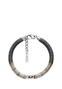 Bracciale in gomma nera con accenti in argento e oro, caratterizzato da una catena a maglie, una chiusura con gancio e un piccolo tag incavato.