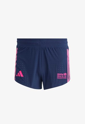 Meri juoksushortsit, joissa on vaaleanpunaisia yksityiskohtia, rei'itetty kangas, joustava vyötärö ja "BMW Berliinin maraton" -logo.