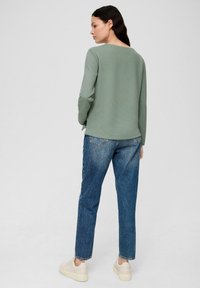 s.Oliver JACQUARD - Strickpullover - salbeigrün