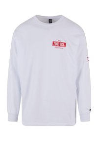 Long-sleeve white T-shirt made of cotton, featuring a red "ZOYORK Skateboards" logo on the left chest and a heart graphic on the right sleeve.