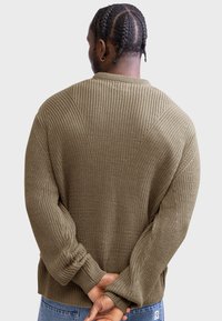Redefined Rebel MILTON BOXY FIT - Striktrøje - sand
