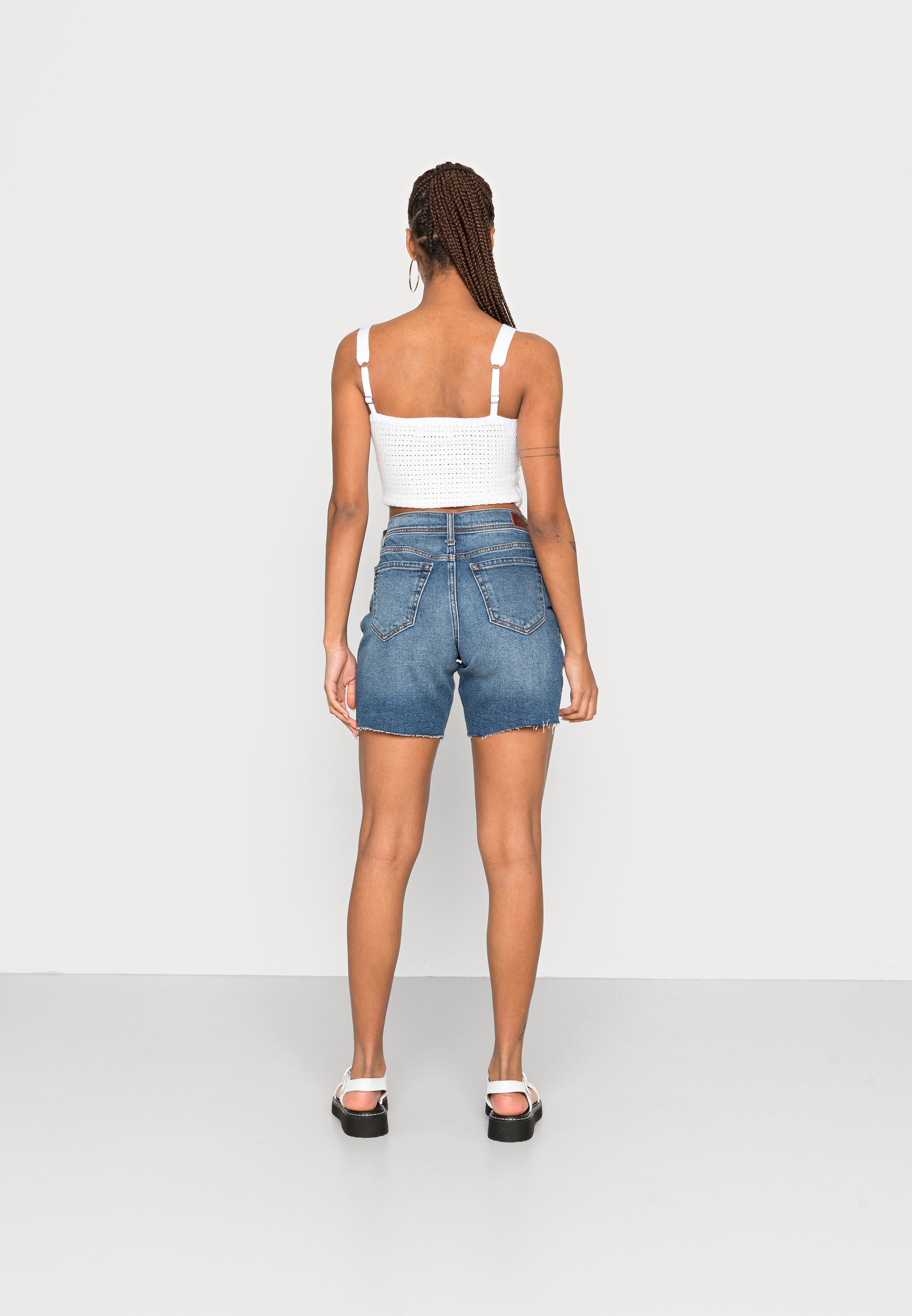Hollister Co. DAD MEDIUM DESTROY CUT 