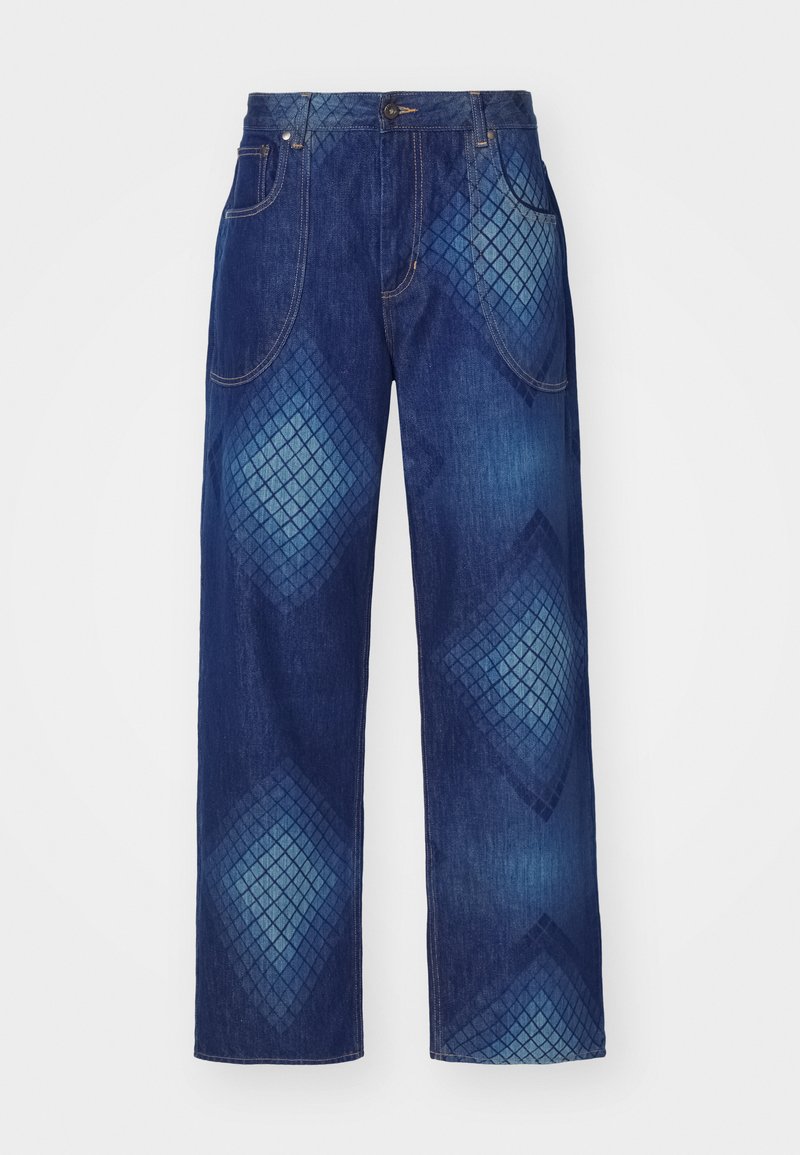 Jeans de mezclilla anchos de un azul oscuro que presentan un patrón de diamantes, acentos en un azul más claro y bolsillos estándar con cierre de botón.