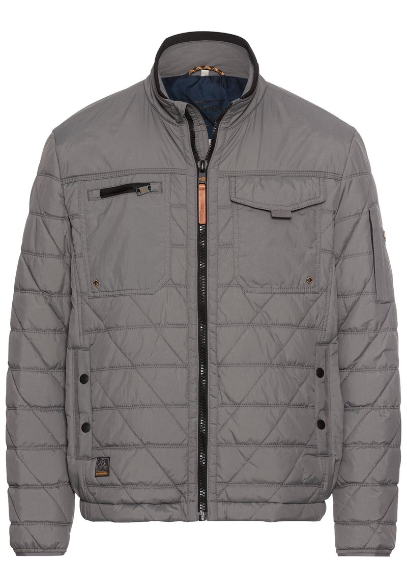 Grau gesteppte Jacke mit Stehkragen, Frontreißverschluss, mehreren Taschen und kontrastierenden schwarzen Details am Reißverschluss und an den Bündchen.