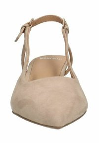 Beige suède slingback ballerina's met een puntige neus en een enkelstrikdetail. De binnenzijde heeft een gladde tan voering. Minimalistisch ontwerp.