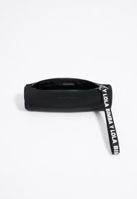Bimba Y Lola Neceser - black
