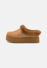 KEEPSAKES HI RISE - Papucsok - chestnut