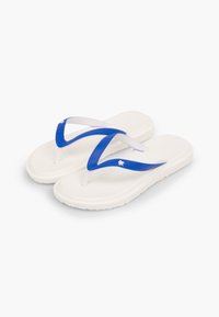 Blaue und weiße Flip-Flops mit einer gummierten Sohle, strukturierten Riemen und einem Stern-Akzent am oberen Riemen. Flaches, lässiges Design.