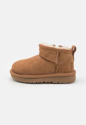CLASSIC ULTRA MINI UNISEX - Lage laarzen - chestnut