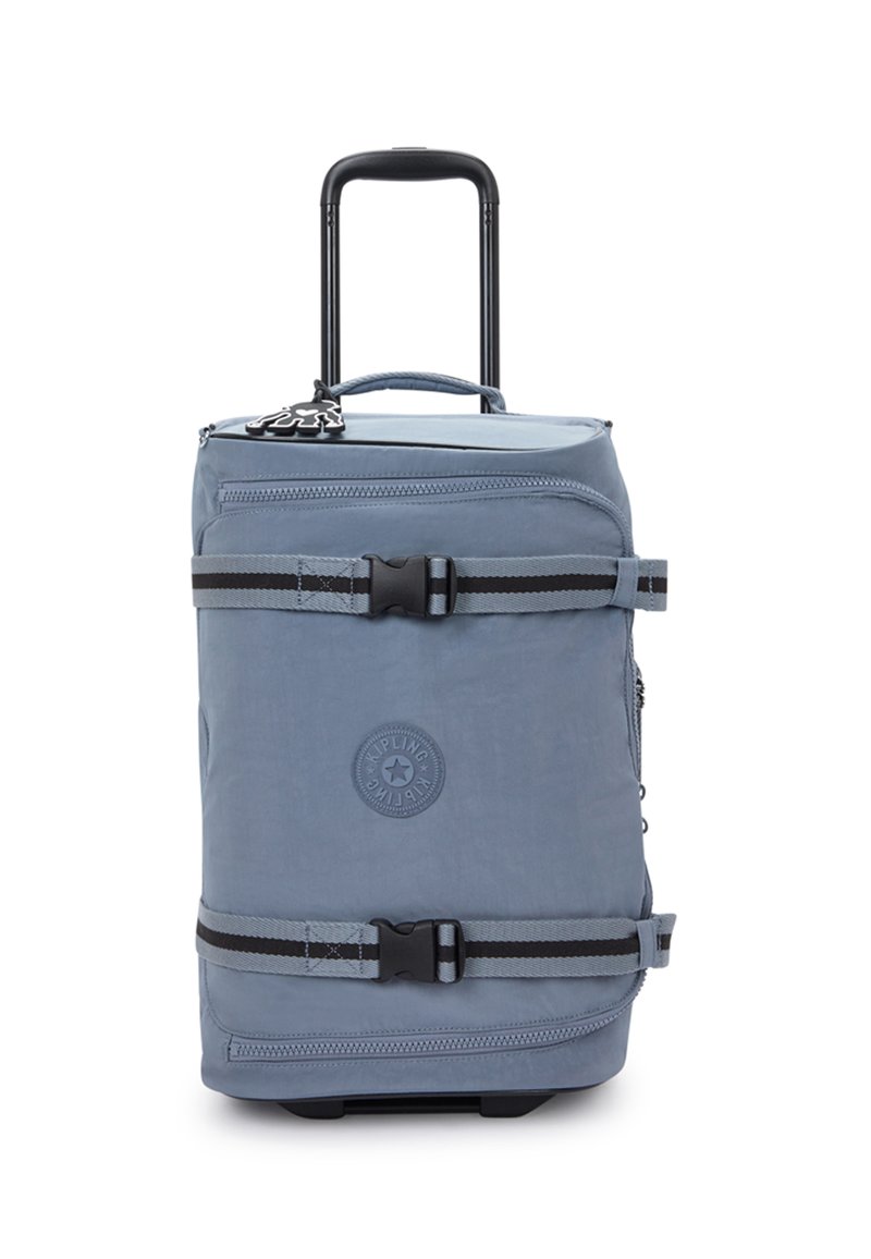 Blå tygresväska med utdragbart handtag, dragkedjestängning, svarta remmar, logotyp fram och en slät, mjuk yta.