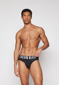 Calvin Klein Underwear HIP BRIEF STRETCH 3 PACK - Slip - black/white/blue