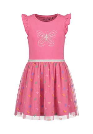 Robe rose sans manches pour fille avec épaules volantées, imprimé papillon argenté sur le corsage, ceinture argentée et motif papillons multicolores sur la jupe en tulle.