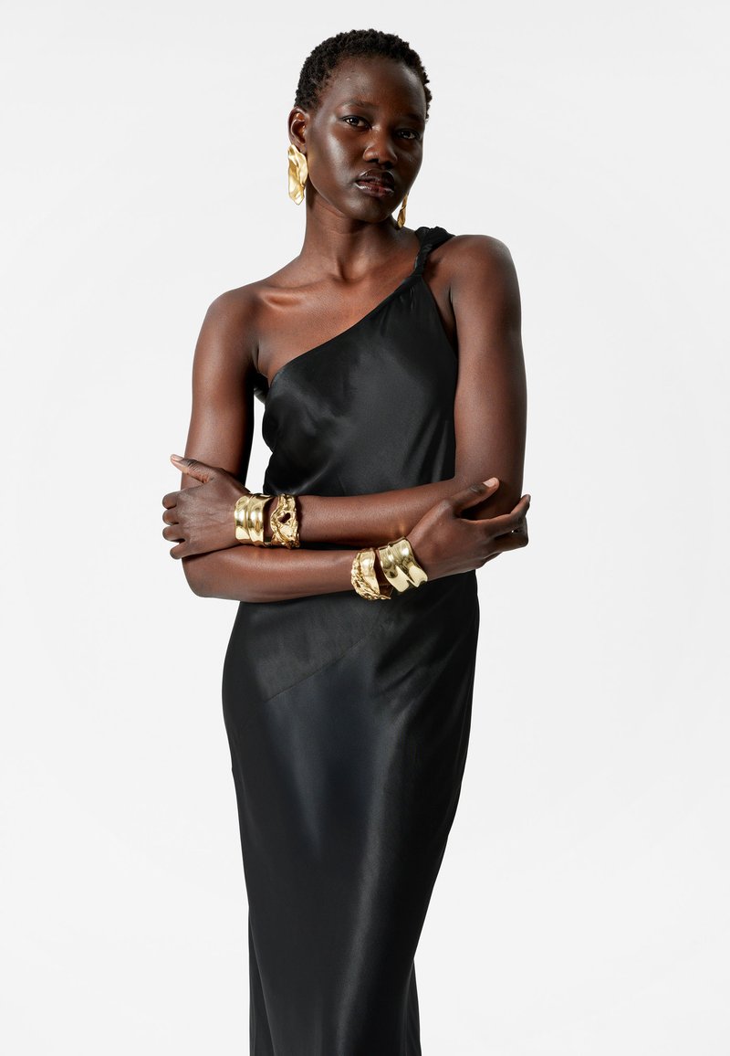 & OTHER STORIES ONE-SHOULDER MIDI - Cocktail dress / Party dress - black -  Zalando
