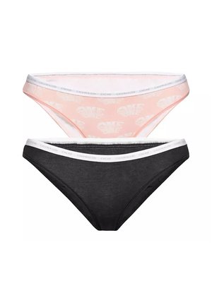 Dwa damskie majtki bikini, jedne jasnoróżowe z białym napisem, drugie czarne jednolite, oba z paskiem na talii z marką Calvin Klein.