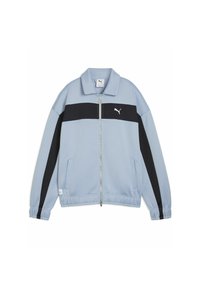 Svijetloplavi kaput s crnomHorizontalnom prugom, zatvaranje na zatvarač i dva bočna džepa. Ima elastične manžete i pojas, s Puma logotipom.
