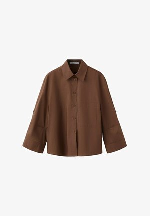 Brun skjorte med knapper, lange vide ærmer og en brystlomme, med klassisk krave og afslappet pasform.