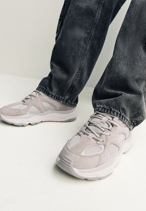 Next, REGULAR FIT - TRIM RUNNERS - Trainers - grey
