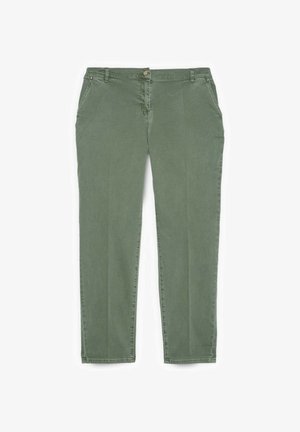 Grüne gerade geschnittene Hose mit Fronttaschen, Gürtelschlaufen, Knopfverschluss und einer leichten Falte in der Mitte jedes Hosenbeins.