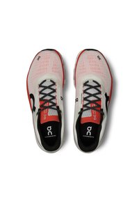 On CLOUDMONSTER 2 - Scarpe da corsa su strada - white   flame