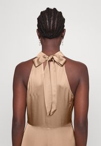 Selected Femme Koktejlové šaty / šaty na párty - tan