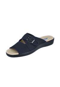 Chancla de malla azul marino con una cinta ancha, detalle de hebilla ajustable y una plantilla acolchada de color beige claro sobre una suela negra resistente.