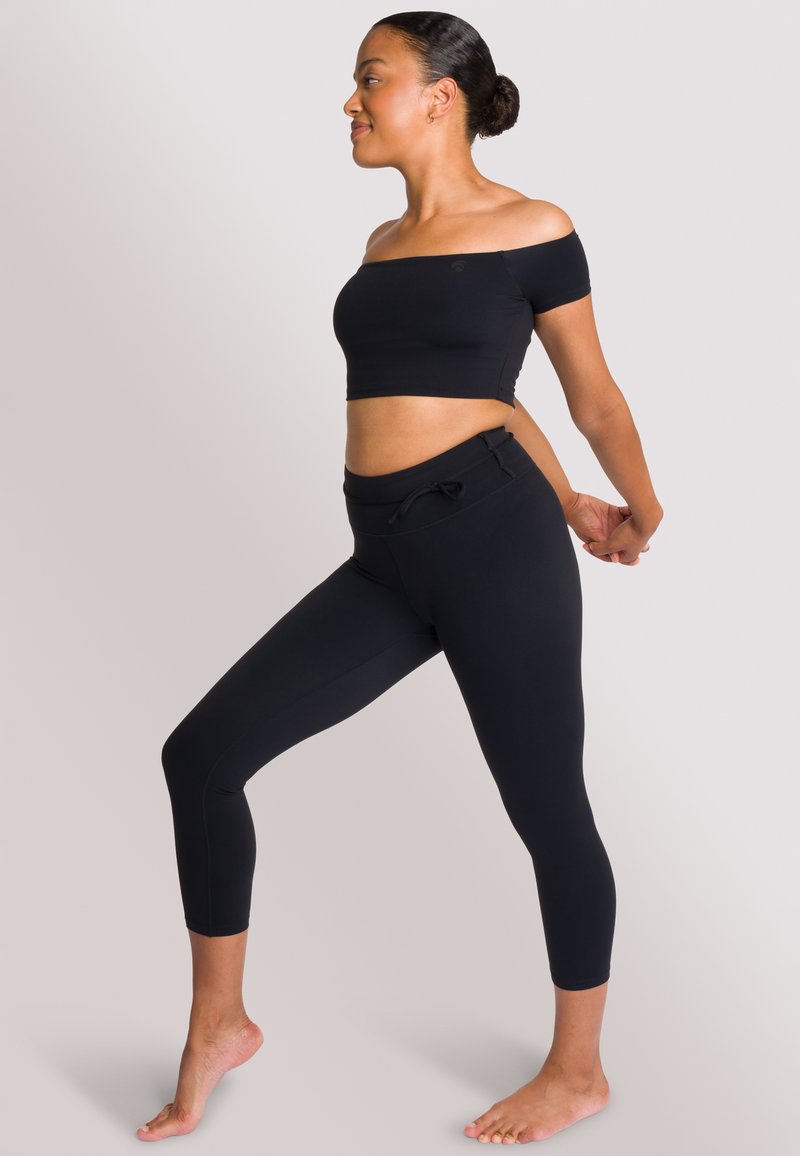 OCEANSAPART T-shirt basic zwart