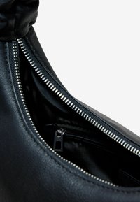 Desigual Handtasche - black