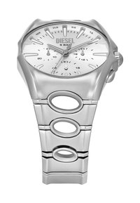 Silberner Edelstahlchronograph mit rundem Zifferblatt, weißem Ziffernblatt und drei zusätzlichen Ziffernblättern. Verfügt über ein Gliederarmband mit kreisförmigen Ausschnitten.