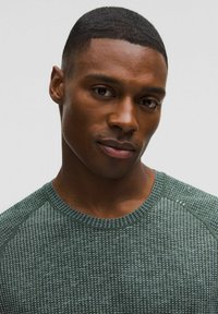 lululemon METAL VENT TECH SHORT SLEEVE - Potiskana majica - starch blue rainforest green