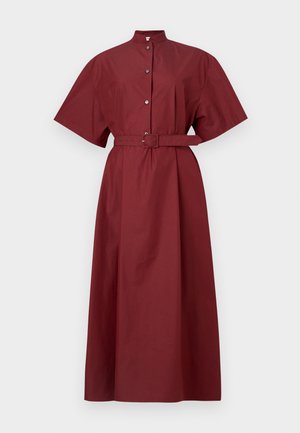 Bordeaux katoenen jurk met korte mouwen, hoge kraag, sluiting met knopen aan de voorkant en een bijpassende riem in de taille, met een rechte snit.
