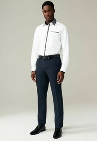 Next TEXTURED TRIMMED REGULAR FIT SINGLE CUFF - Ing - off white