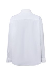 Ein schlichtes, weißes Langarm-Hemd mit Knopfleiste, von hinten gezeigt, mit einem klassischen Kragen und geknöpften Manschetten auf einem weißen Hintergrund.