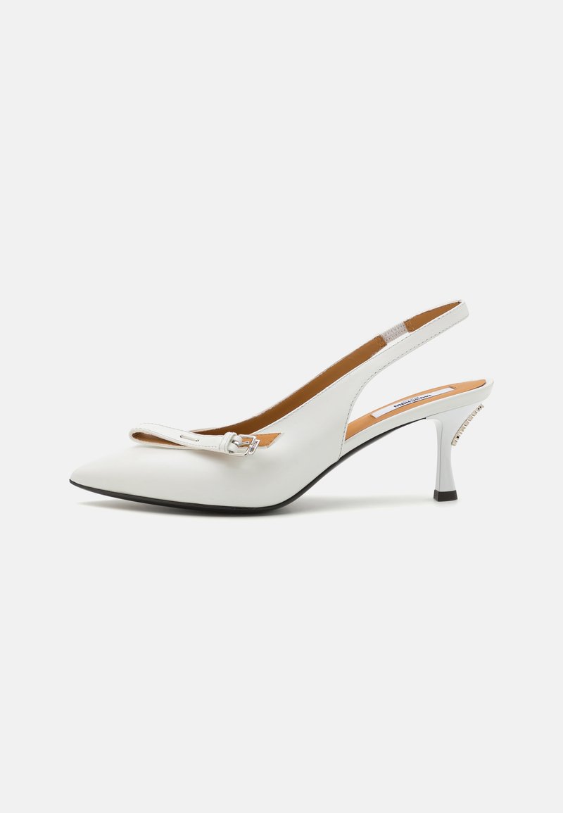 MOSCHINO BUCKLED BOW - Klassikalised kontsakingad - bianco