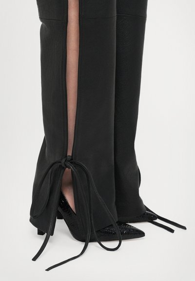 Won Hundred STRING TROUSERS - Nahkahousut - licorice