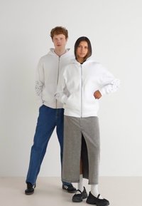 Jack & Jones JORWEB ZIP HOOD UNISEX - Sweatjakke - bright white