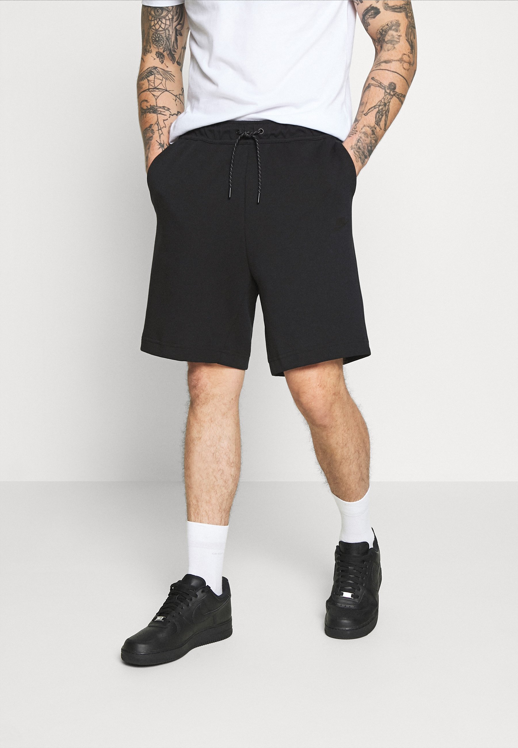 Nike Sportswear TECH FLEECE SHORT - Shorts - black/negro Zalando.es