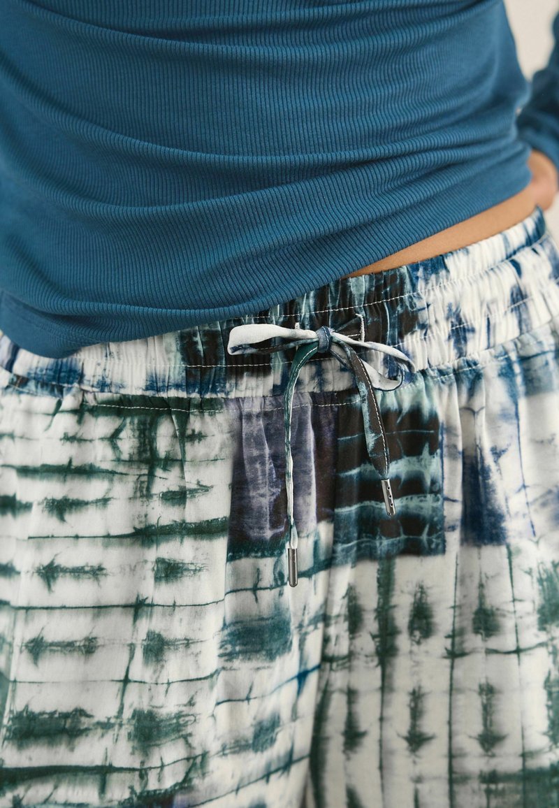 Next REGULAR FIT SET - Pyžamová sada - blue tie dye