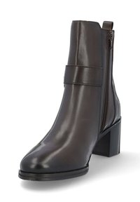Botas tobilleras de cuero marrón con un acabado liso, cremallera lateral y tacón de bloque. Presentan una correa horizontal en la parte superior para un detalle adicional.