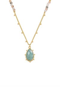 Colier din aur cu un pandantiv în formă de lacrimă din turcoaz, cu o suprafață fațetată, accentuat de mici perle aurii.