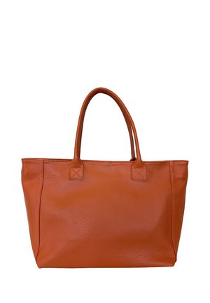 Borsa tote in pelle marrone con due manici e una superficie liscia, leggermente strutturata, su sfondo bianco.