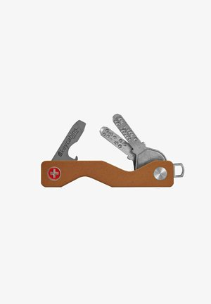 Multiutensile con impugnatura in pelle marrone, chiavi in acciaio inossidabile argentato e apribottiglie. Design compatto e funzionale con attacco per portachiavi.