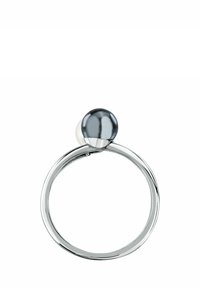 Ring med ett slätt band i silverton, med en blank mörkgrå sfär och en mindre vit sfär ovanpå, som skapar en modern design.