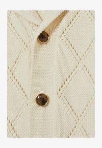 Ausgewählt, off white