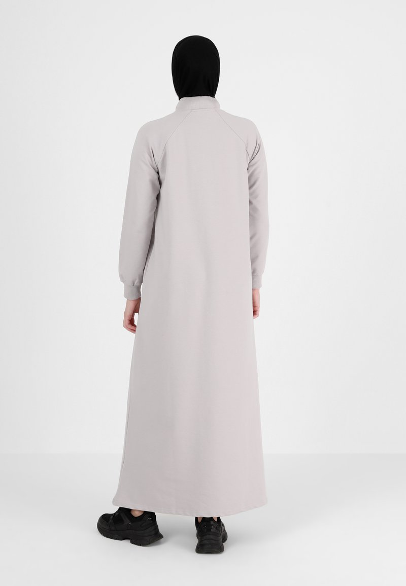 Damen Freizeitkleider | Modanisa Maxikleid grey/grau - AS90331 Damen Freizeitkleider | Modanisa Maxikleid grey/grau - AS90331