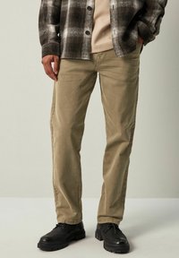 Next Authentic Stretch - Traperice ravnih nogavica - tan brown