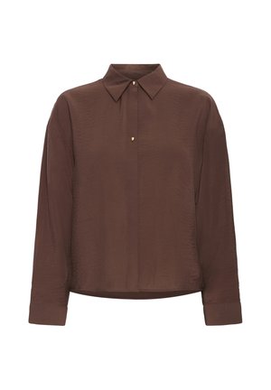 Blusa marrón de manga larga con cuello clásico, tapeta de botones oculta y dos botones dorados visibles en la parte superior delantera.