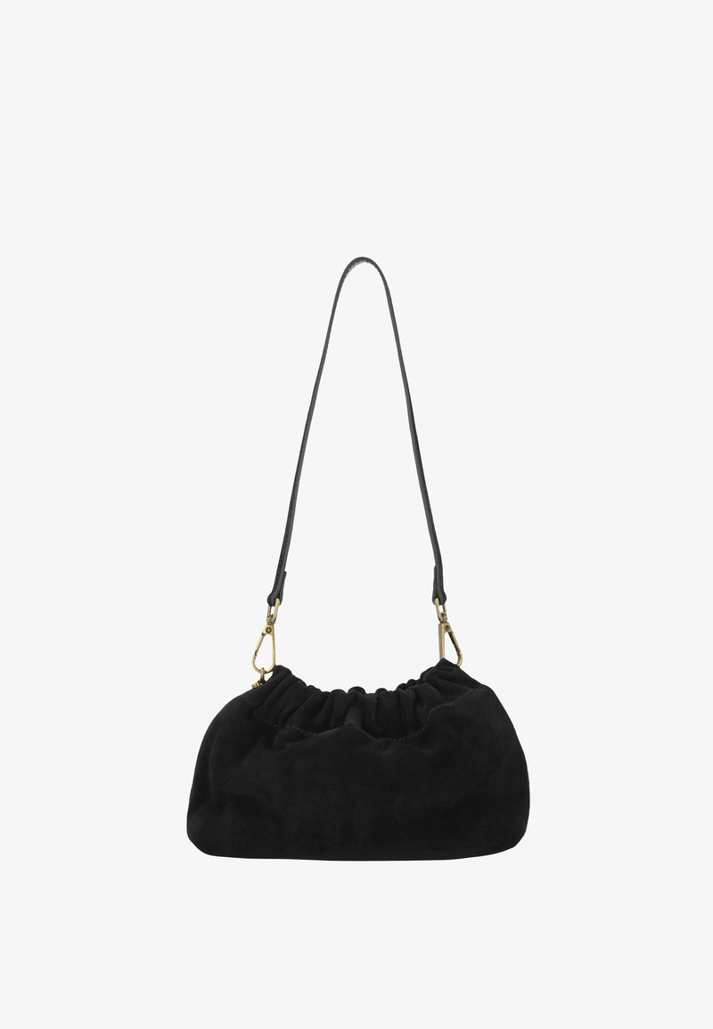 Sac d'épaule en daim noir avec haut froncé et bandoulière fine détachable fixée par des fermoirs dorés.