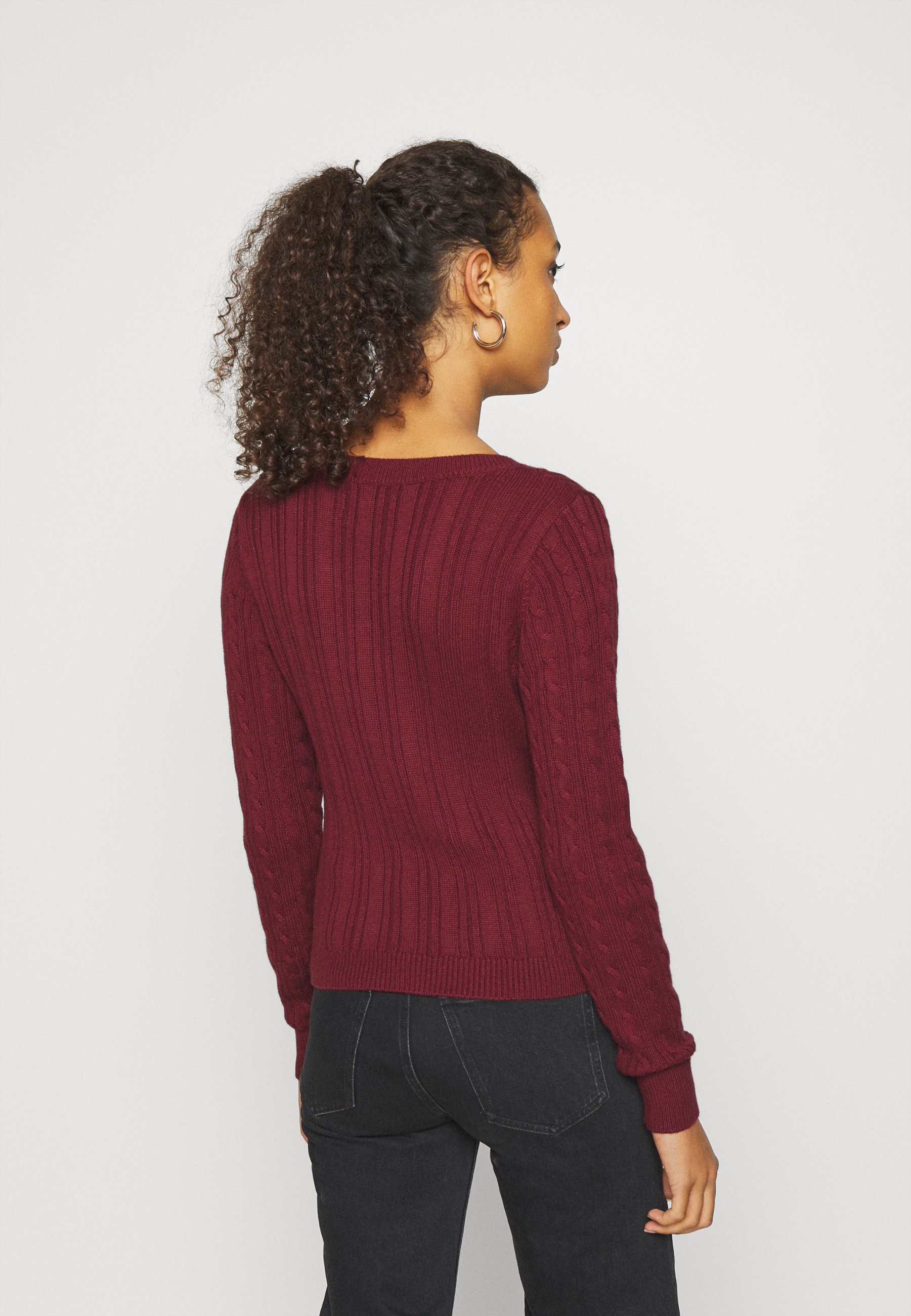 Hollister Co. CABLE ICON VNECK Trui burgbordeauxrood Hollister Co. CABLE ICON VNECK Trui burgbordeauxrood